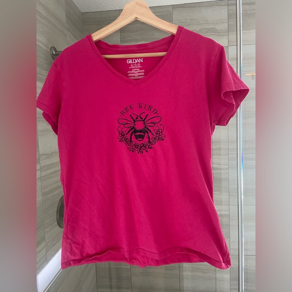❤️4 for $25❤️ Pink shirt‎ day tee shirt size large